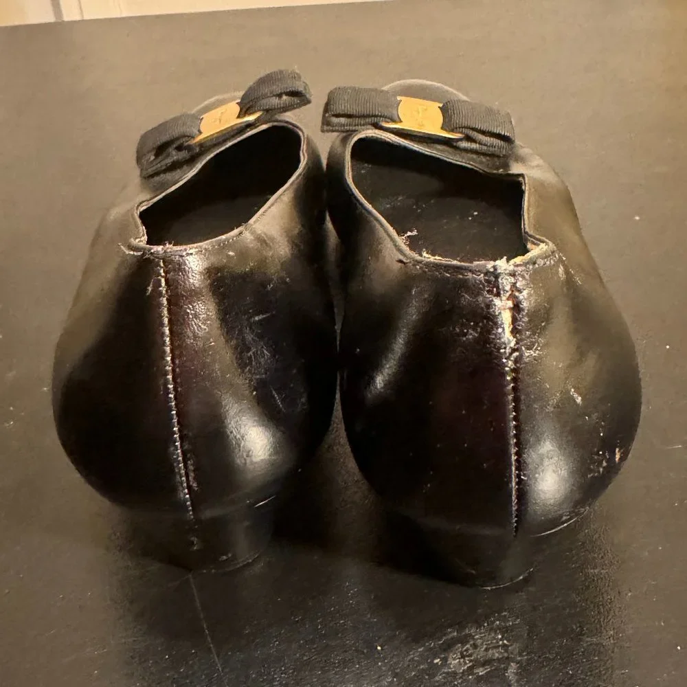 Salvatore Ferragamo size 8.5 AA black shoes